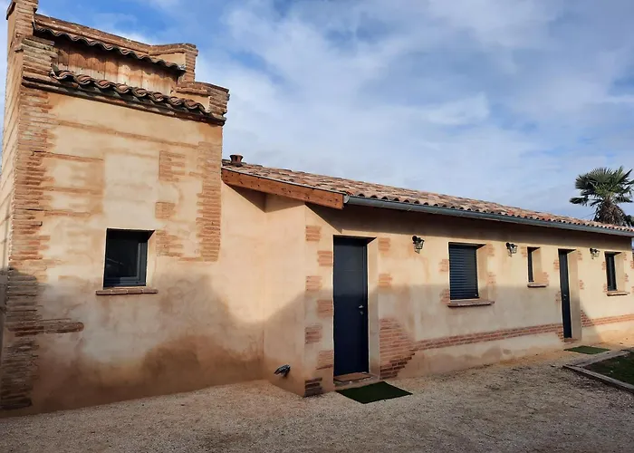 Petit coin de paradis, calme et confort garantie ! Chambre indépendante dans une dépendance !